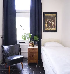 helloimlocal_room_nachtwacht
